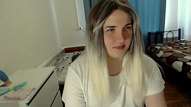 EvaMiron online show from 05-18-26, 02:12