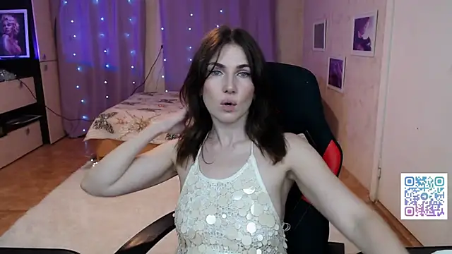 Daniela Cooperr online show from 06-15-26, 04:53
