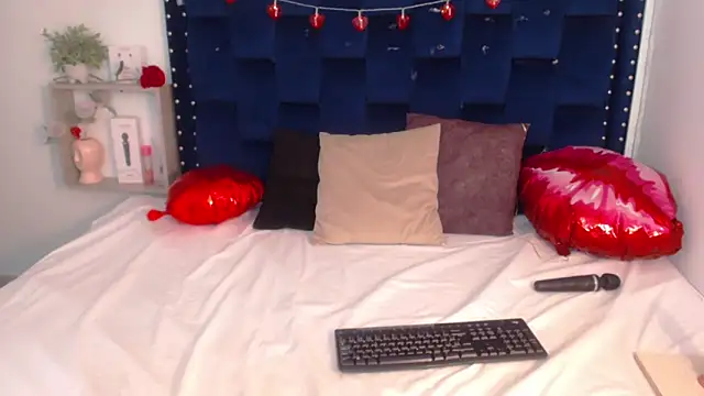 SaraApril 1 online show from 02-16-25, 04:32