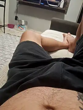 Snapshot of dredre1069 chatting on 04-05-26, 01:25 dredre1069 online show from 04-05-26, 01:25