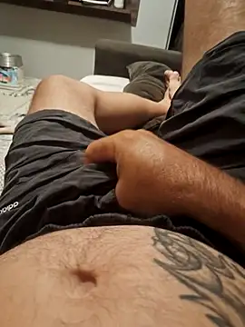 Snapshot of dredre1069 chatting on 04-06-26, 01:58 dredre1069 online show from 04-06-26, 01:58