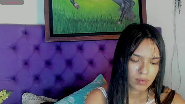 Snapshot of Cloeandtyfanny chatting on 07-18-26, 04:55 Cloeandtyfanny online show from 07-18-26, 04:55