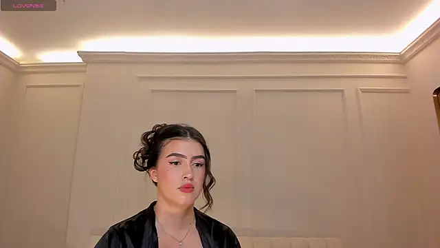 PaulinaSantos  online show from 06-24-26, 07:24