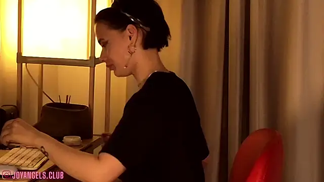 Snapshot of SophieCharm chatting on 07-12-26, 04:25 SophieCharm online show from 07-12-26, 04:25