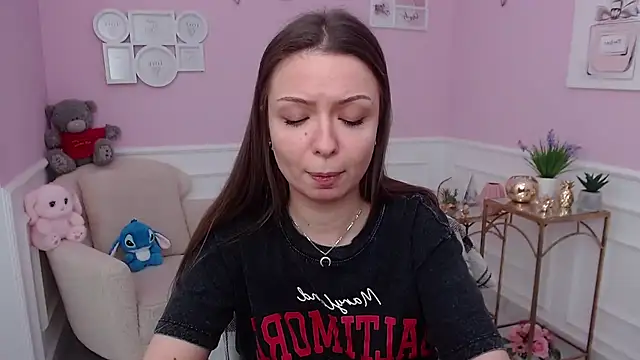 LucySkilar online show from 01-18-26, 07:34