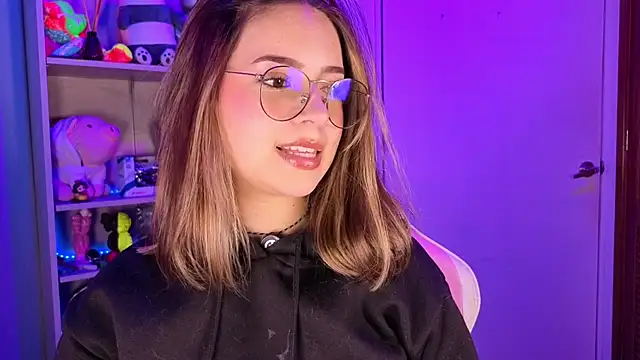 EmilyMiller  online show from 05-19-26, 03:18
