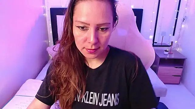 camila delarosa online show from 07-01-26, 05:56