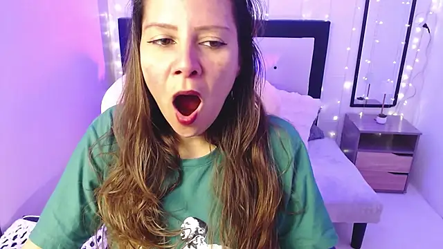 camila delarosa online show from 07-17-26, 05:51