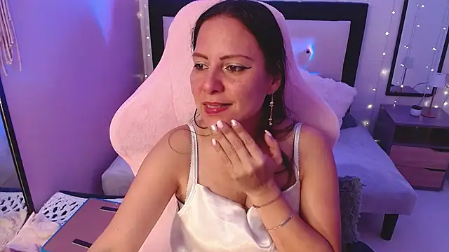 camila delarosa online show from 07-28-26, 06:20