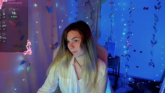 Sweet me  online show from 05-18-26, 05:24