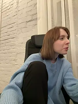 Snapshot of Crayzy_Luv chatting on 01-18-25, 06:21 Crayzy Luv online show from 01-18-25, 06:21