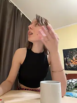 Snapshot of Crayzy_Luv chatting on 02-01-25, 01:02 Crayzy Luv online show from 02-01-25, 01:02