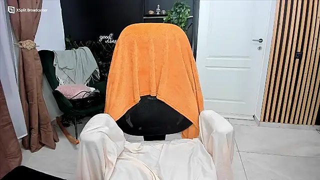 fireflowers  online show from 04-01-26, 09:12