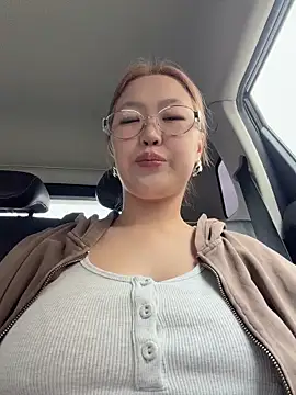 Aiko Yumi online show from 05-18-26, 03:51