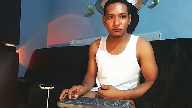 Snapshot of Grandeygruesa1 chatting on 06-10-26, 10:47 Grandeygruesa1 online show from 06-10-26, 10:47