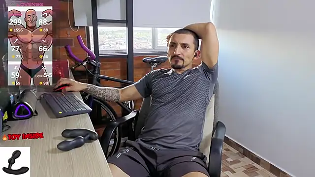Snapshot of Marck_Muscle chatting on 06-23-26, 10:52 Marck Muscle online show from 06-23-26, 10:52