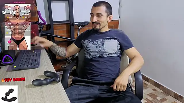 Snapshot of Marck_Muscle chatting on 06-29-26, 01:45 Marck Muscle online show from 06-29-26, 01:45