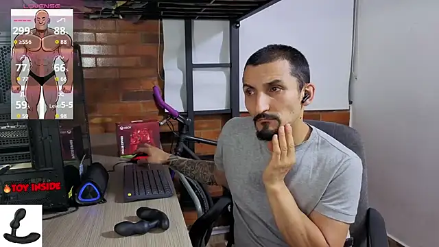 Snapshot of Marck_Muscle chatting on 07-05-26, 04:19 Marck Muscle online show from 07-05-26, 04:19