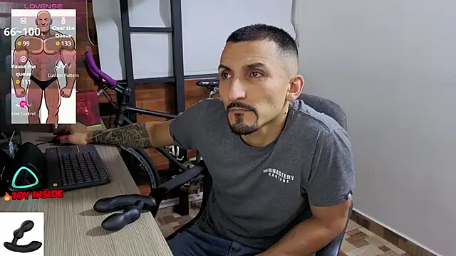 Snapshot of Marck_Muscle chatting on 07-06-26, 01:13 Marck Muscle online show from 07-06-26, 01:13