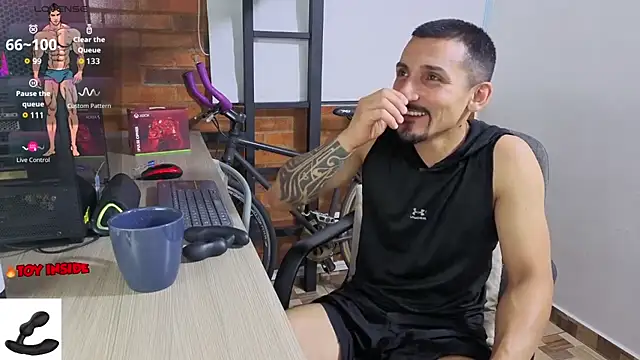 Snapshot of Marck_Muscle chatting on 07-17-26, 11:20 Marck Muscle online show from 07-17-26, 11:20