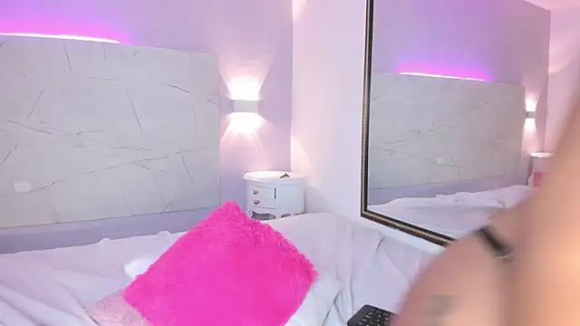 AbrilBrent online show from 03-08-25, 11:49