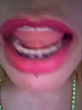 gatadeojosclaros online show from 03-23-25, 02:37