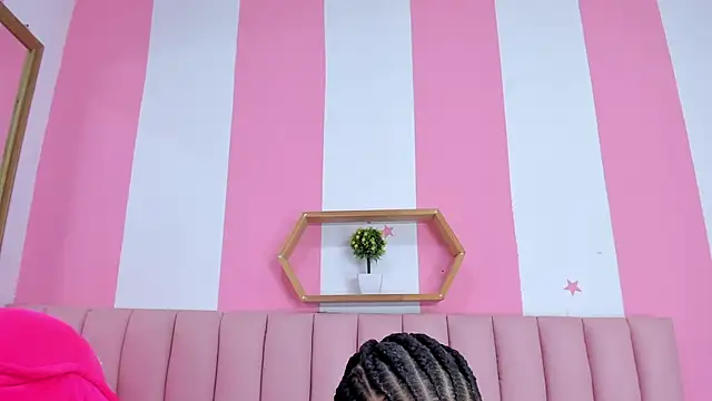 ISABELLA 020 online show from 04-07-26, 12:16