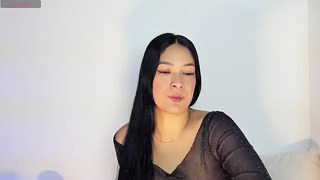 Snapshot of bella_hadid1_ chatting on 06-21-26, 06:27 bella hadid1 online show from 06-21-26, 06:27