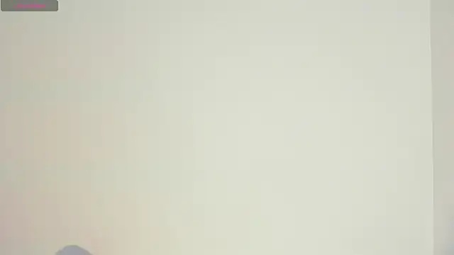 Snapshot of bella_hadid1_ chatting on 07-16-26, 09:48 bella hadid1 online show from 07-16-26, 09:48