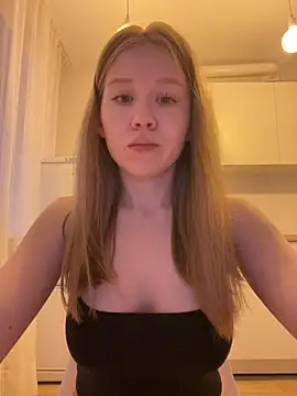 Snapshot of Eva_Weyne chatting on 06-23-26, 05:22 Eva Weyne online show from 06-23-26, 05:22