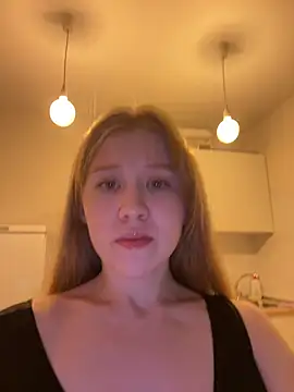 Snapshot of Eva_Weyne chatting on 06-24-26, 09:36 Eva Weyne online show from 06-24-26, 09:36