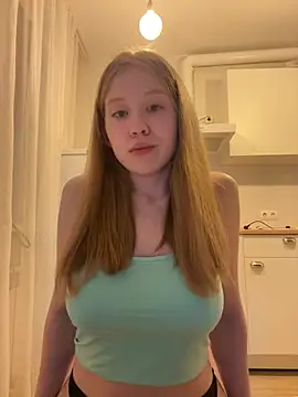 Snapshot of Eva_Weyne chatting on 07-12-26, 09:50 Eva Weyne online show from 07-12-26, 09:50