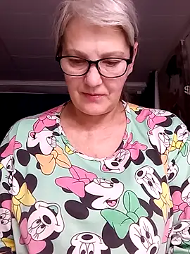 Snapshot of irinamaux chatting on 06-16-26, 05:21 irinamaux online show from 06-16-26, 05:21
