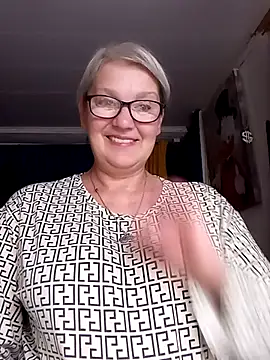Snapshot of irinamaux chatting on 06-25-26, 03:06 irinamaux online show from 06-25-26, 03:06
