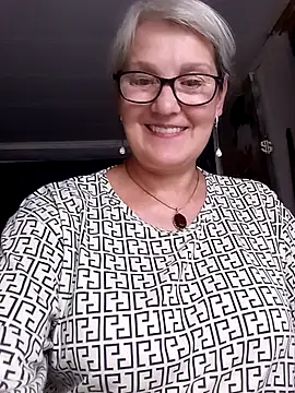 Snapshot of irinamaux chatting on 06-25-26, 05:17 irinamaux online show from 06-25-26, 05:17
