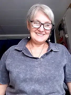Snapshot of irinamaux chatting on 06-28-26, 02:01 irinamaux online show from 06-28-26, 02:01
