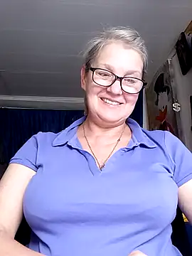 Snapshot of irinamaux chatting on 07-08-26, 01:32 irinamaux online show from 07-08-26, 01:32