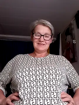 Snapshot of irinamaux chatting on 07-08-26, 08:24 irinamaux online show from 07-08-26, 08:24