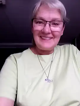 Snapshot of irinamaux chatting on 07-11-26, 02:58 irinamaux online show from 07-11-26, 02:58