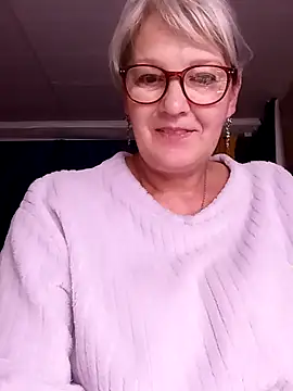Snapshot of irinamaux chatting on 07-19-26, 04:16 irinamaux online show from 07-19-26, 04:16