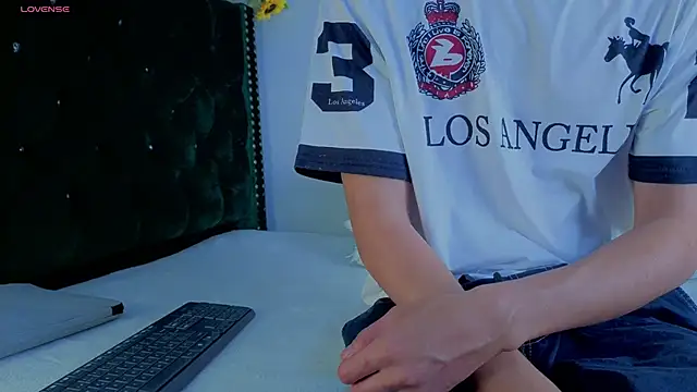 Levii Ackermann online show from 03-04-26, 02:45