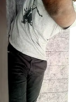 Snapshot of mr_slim_body chatting on 02-15-26, 05:37 mr slim body online show from 02-15-26, 05:37