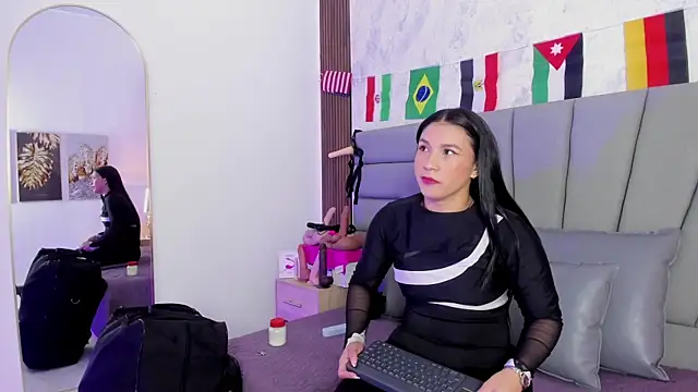 Snapshot of Sofi_Perez_ chatting on 06-24-26, 11:20 Sofi Perez online show from 06-24-26, 11:20