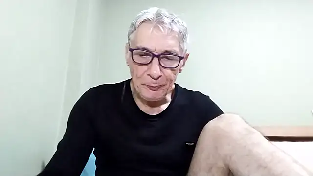 Snapshot of BIGUNCUTHARDCOCK chatting on 01-14-26, 01:00 BIGUNCUTHARDCOCK online show from 01-14-26, 01:00