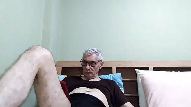 Snapshot of BIGUNCUTHARDCOCK chatting on 01-17-26, 02:16 BIGUNCUTHARDCOCK online show from 01-17-26, 02:16