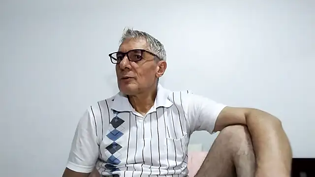 Snapshot of BIGUNCUTHARDCOCK chatting on 02-13-26, 12:50 BIGUNCUTHARDCOCK online show from 02-13-26, 12:50