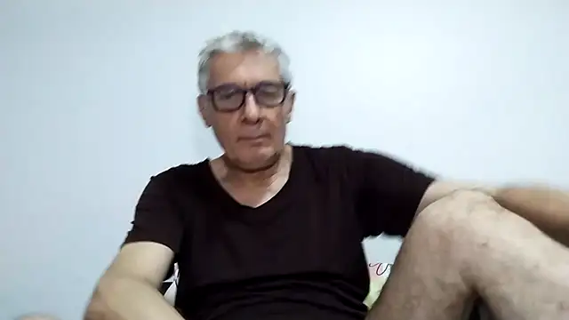 Snapshot of BIGUNCUTHARDCOCK chatting on 02-20-26, 06:26 BIGUNCUTHARDCOCK online show from 02-20-26, 06:26