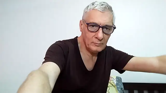 Snapshot of BIGUNCUTHARDCOCK chatting on 03-06-26, 01:24 BIGUNCUTHARDCOCK online show from 03-06-26, 01:24