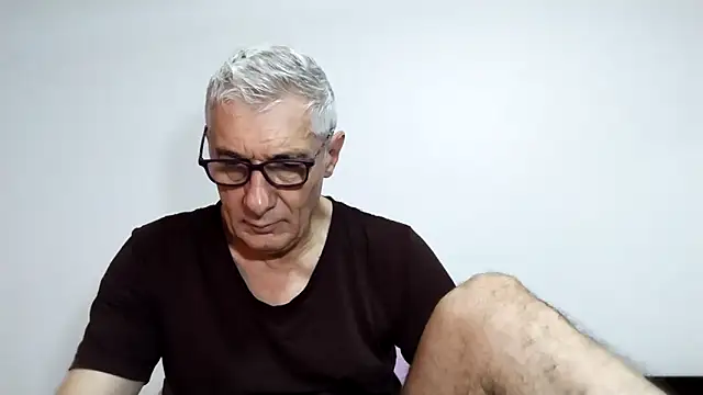 Snapshot of BIGUNCUTHARDCOCK chatting on 03-10-26, 02:05 BIGUNCUTHARDCOCK online show from 03-10-26, 02:05