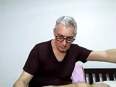 Snapshot of BIGUNCUTHARDCOCK chatting on 03-11-26, 02:17 BIGUNCUTHARDCOCK online show from 03-11-26, 02:17